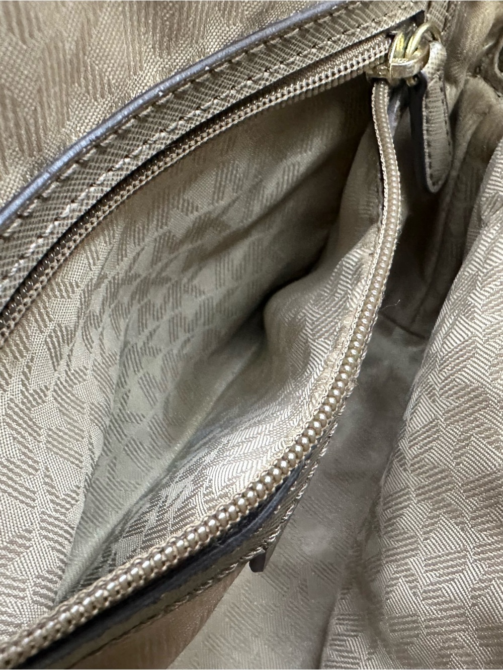 Michael Kors Gray-Taupe Crossbody Bag with Chain Strap - Picture 4 of 5